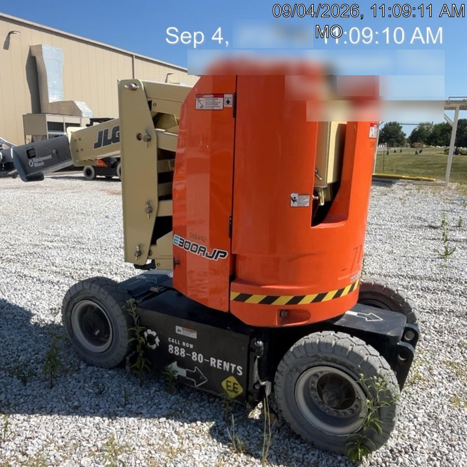 2023 JLG E300AJP
