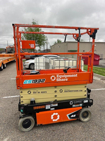 2024 JLG ES1932