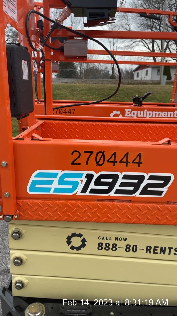 2022 JLG ES1932