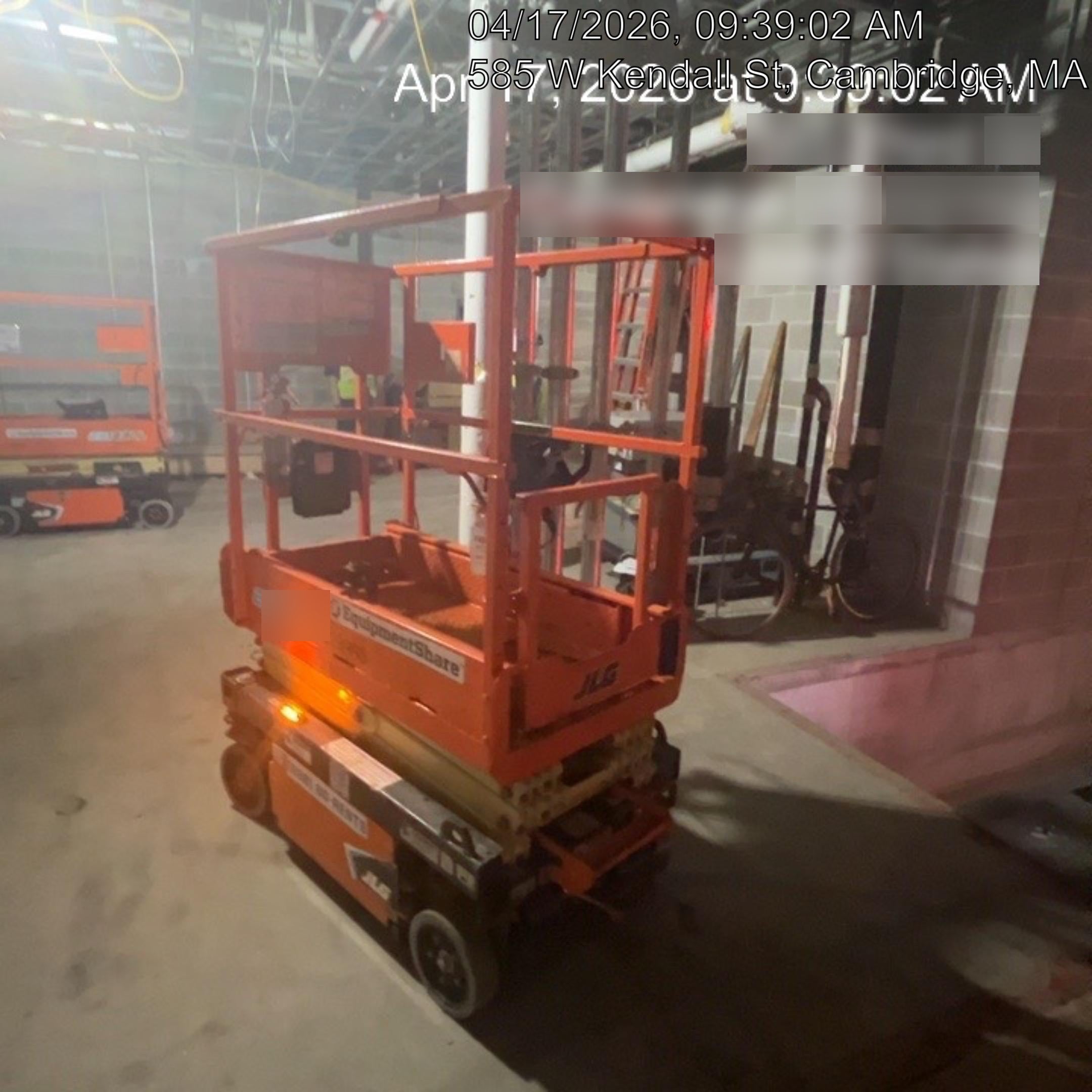 2022 JLG ES1330L