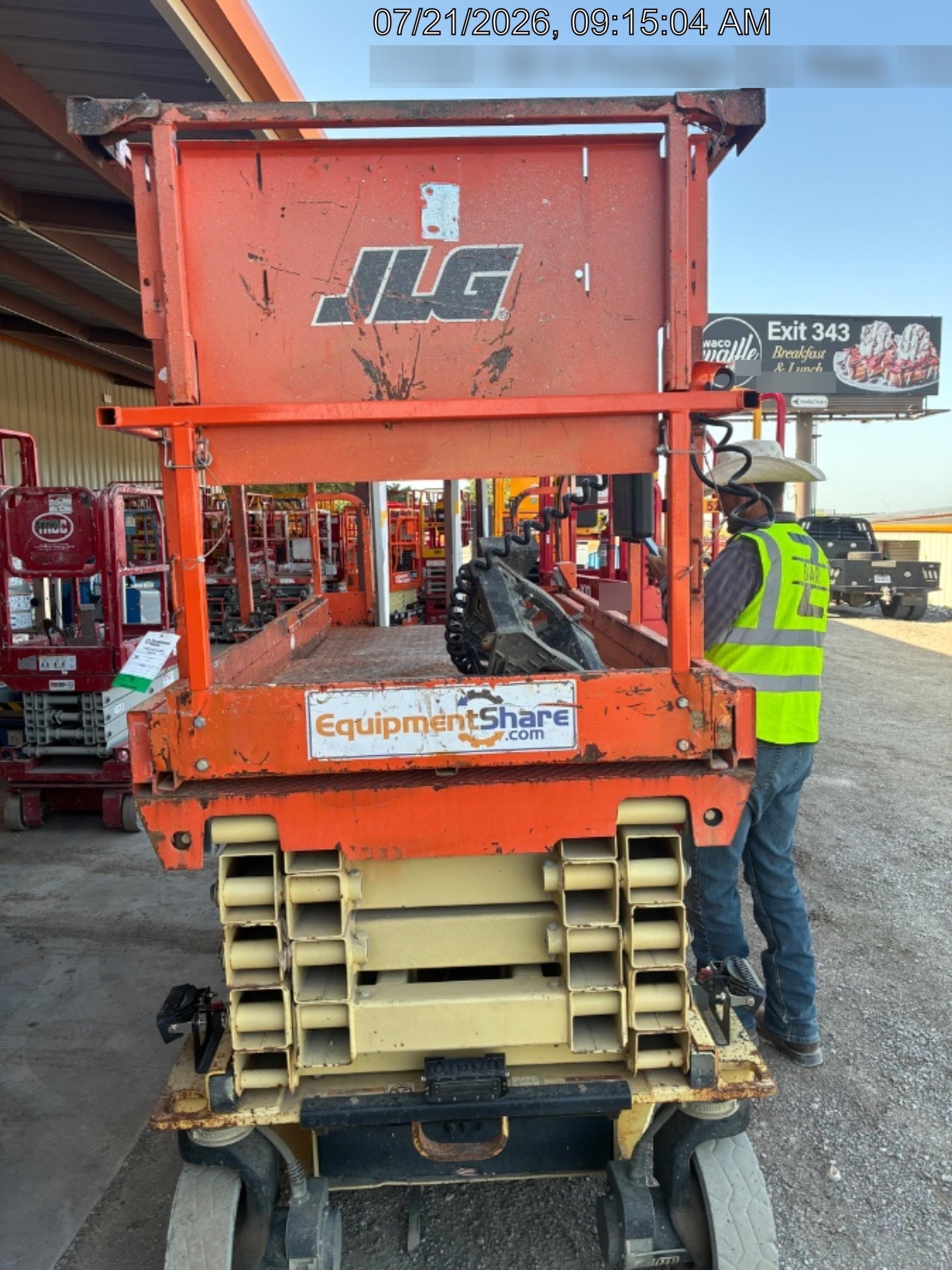 2016 JLG 3246ES