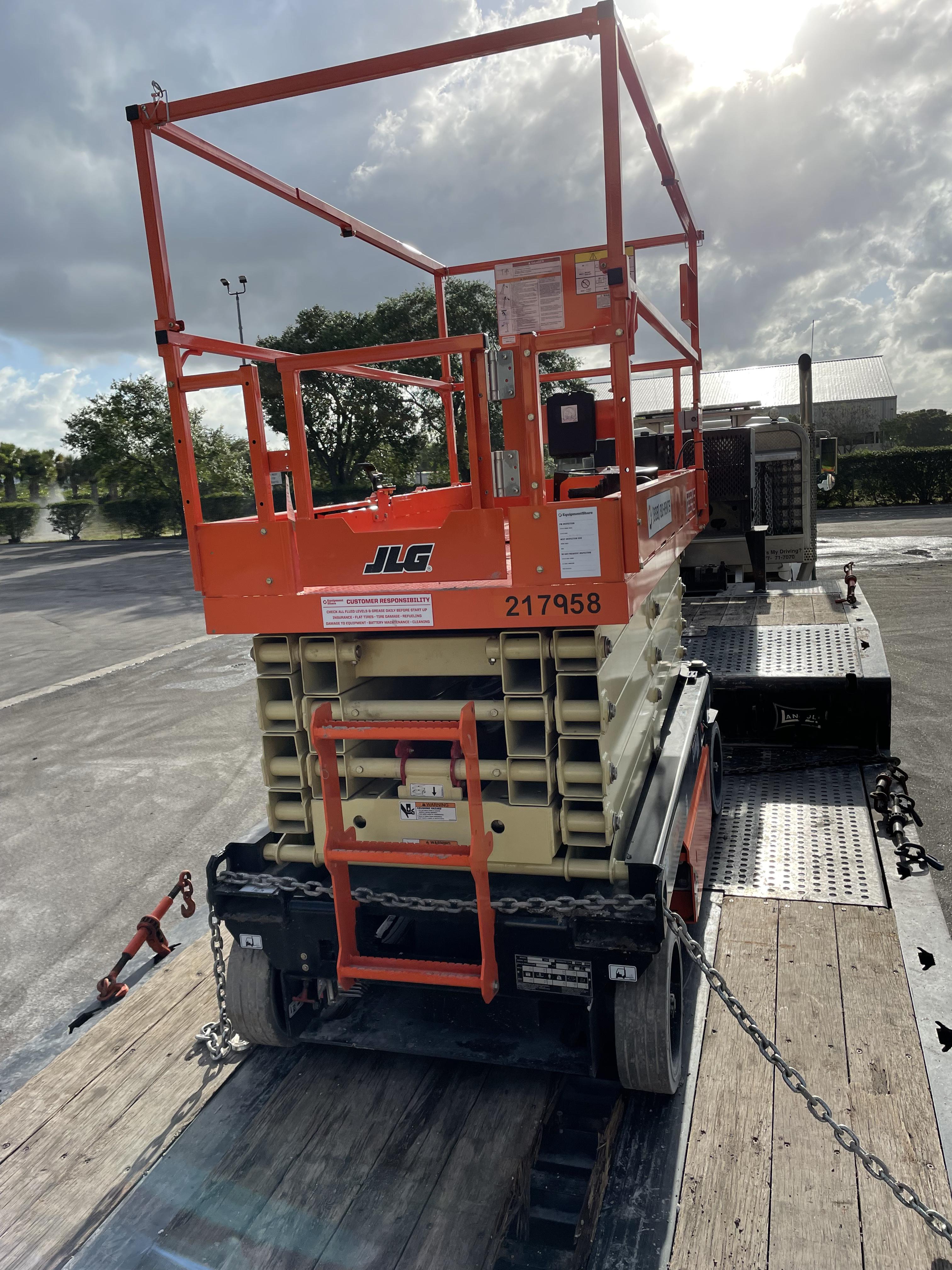 2022 JLG R3246