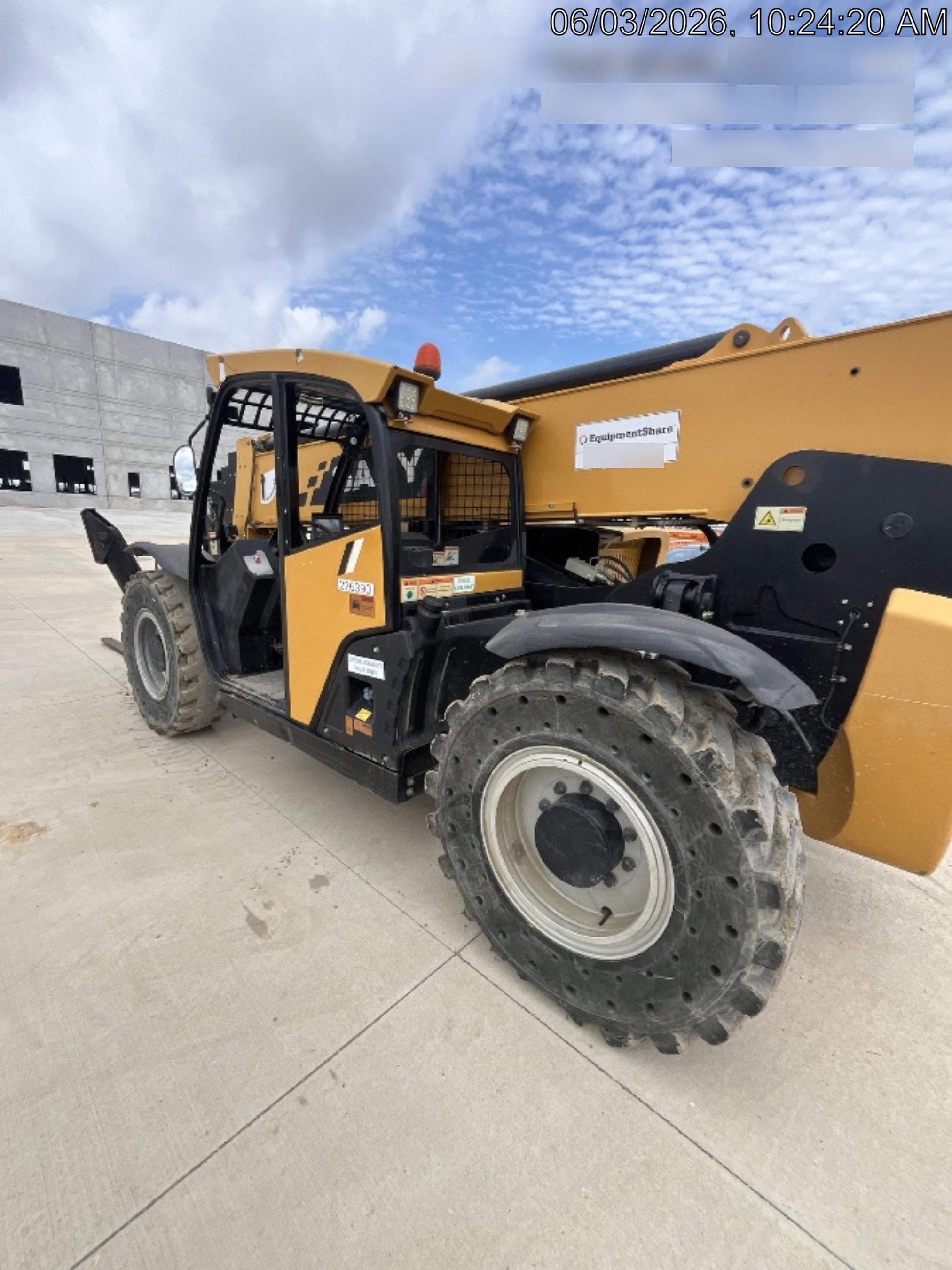 2022 SANY STH1056