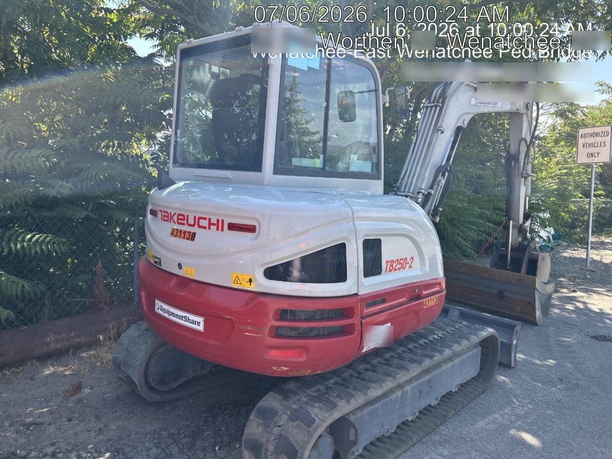 2024 TAKEUCHI TB250-2CR