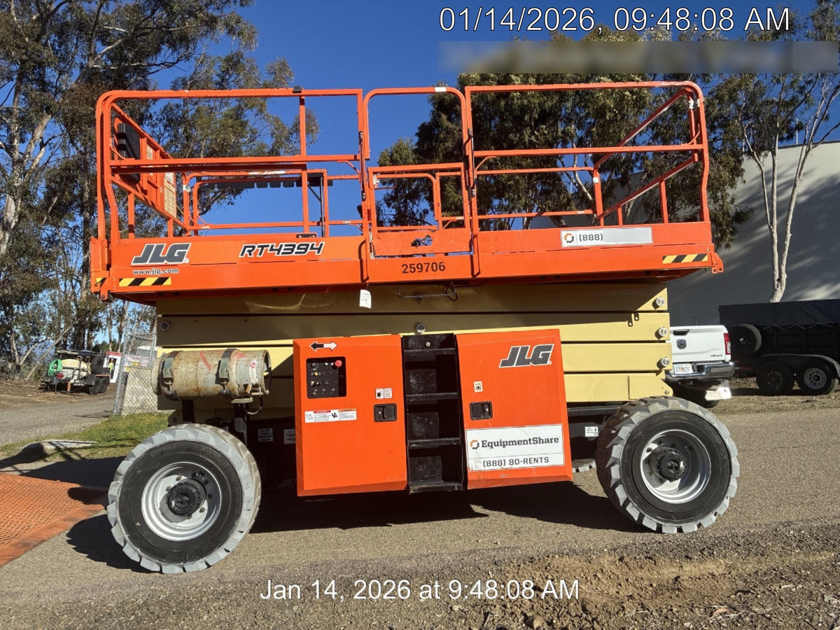2022 JLG 4394RT