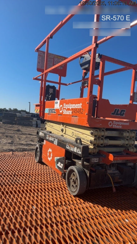 2022 JLG ES1330L