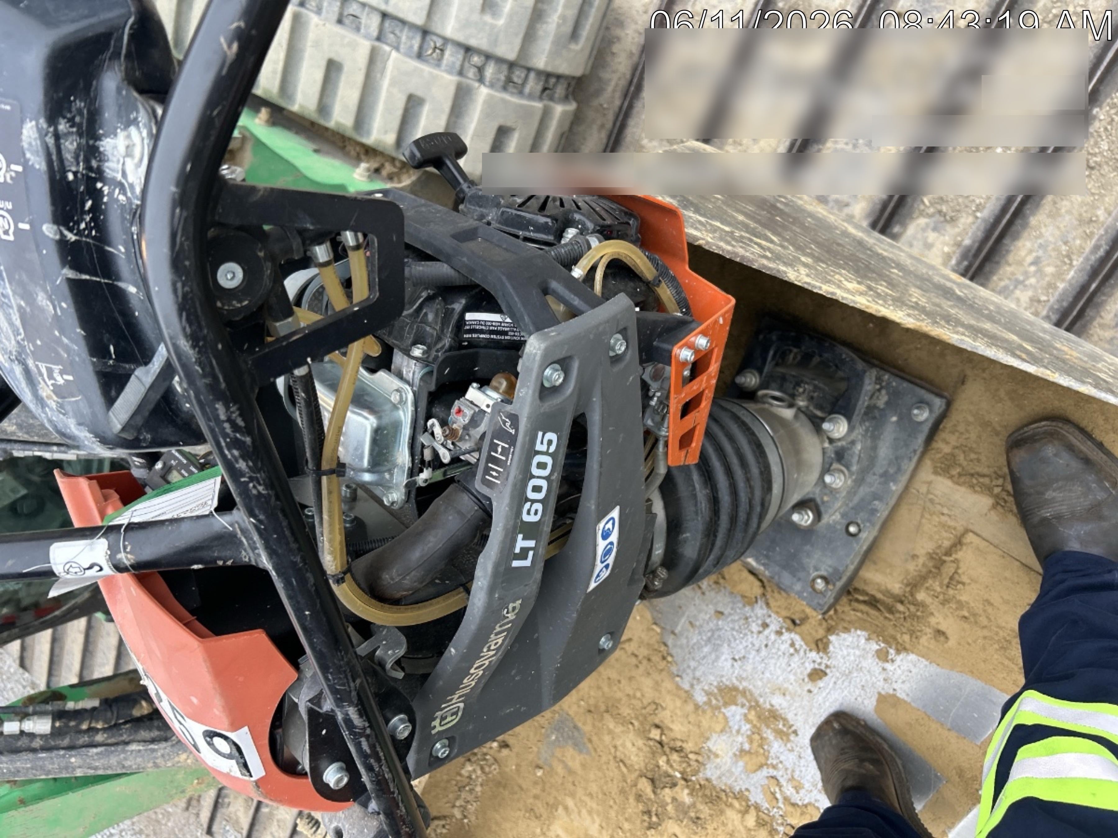 2024 HUSQVARNA LT6005