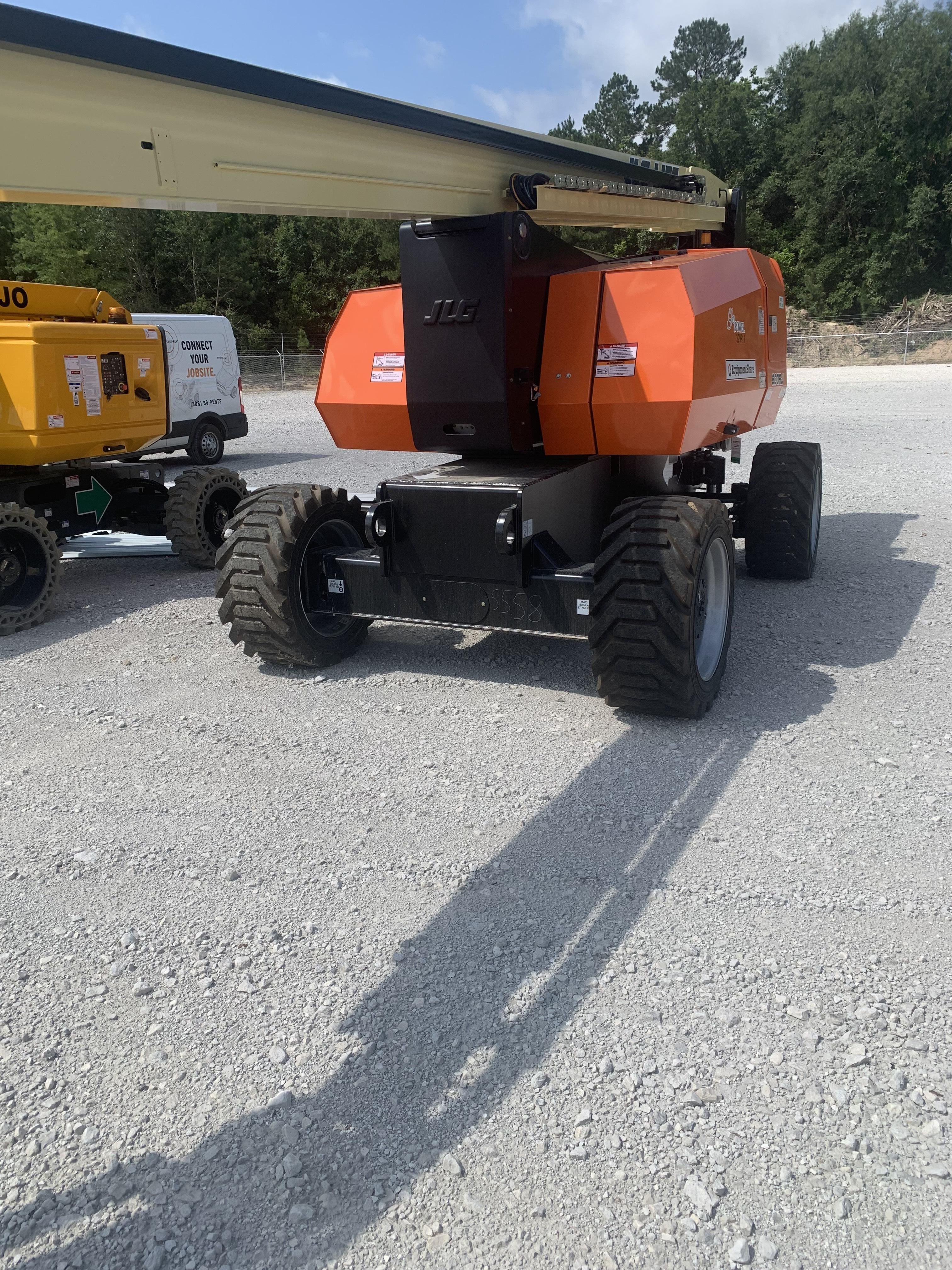 2023 JLG 800AJ