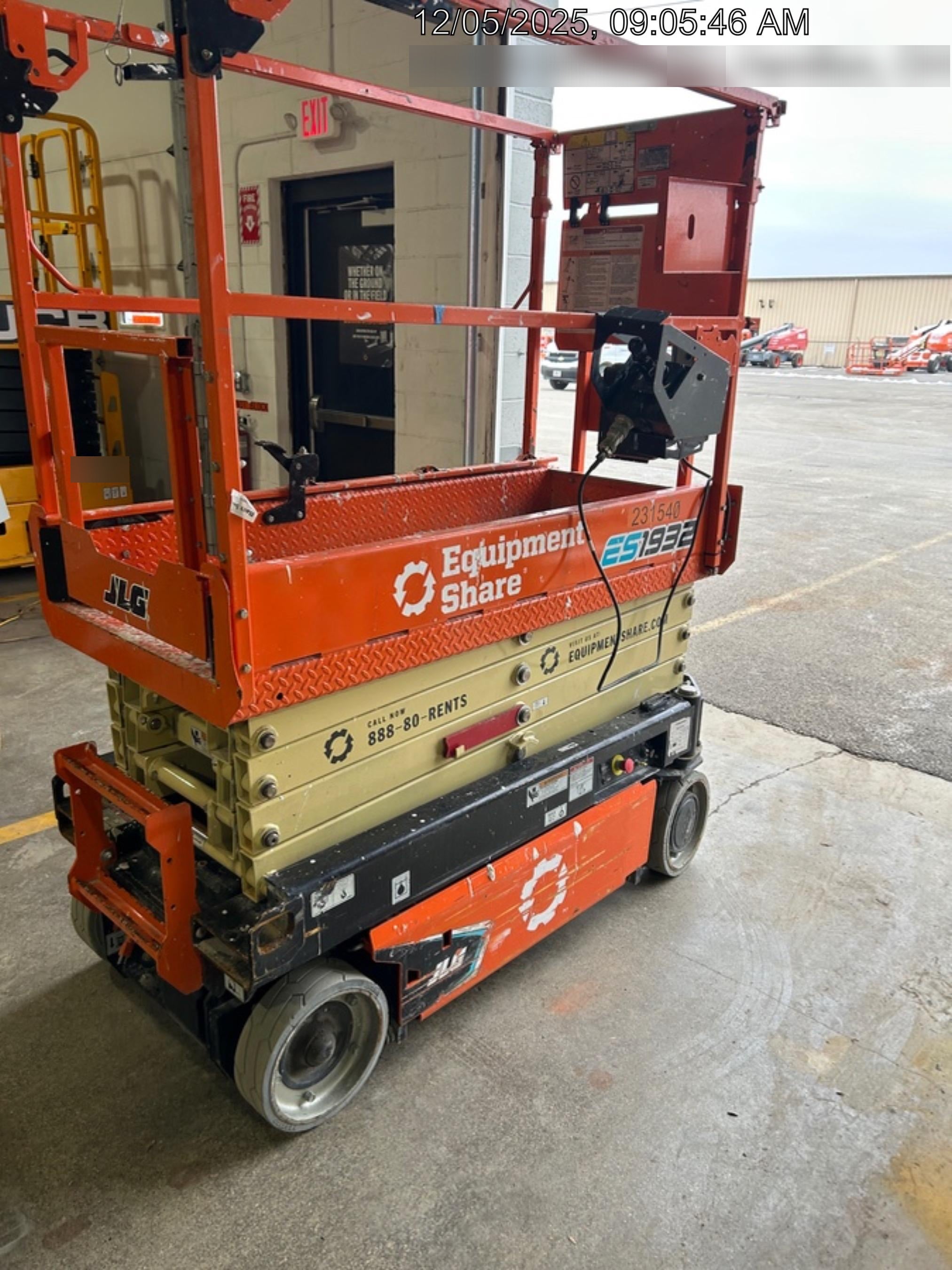 2022 JLG ES1932