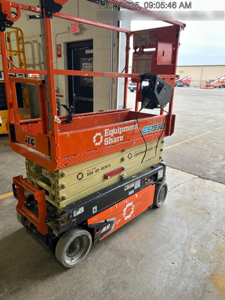 2022 JLG ES1932