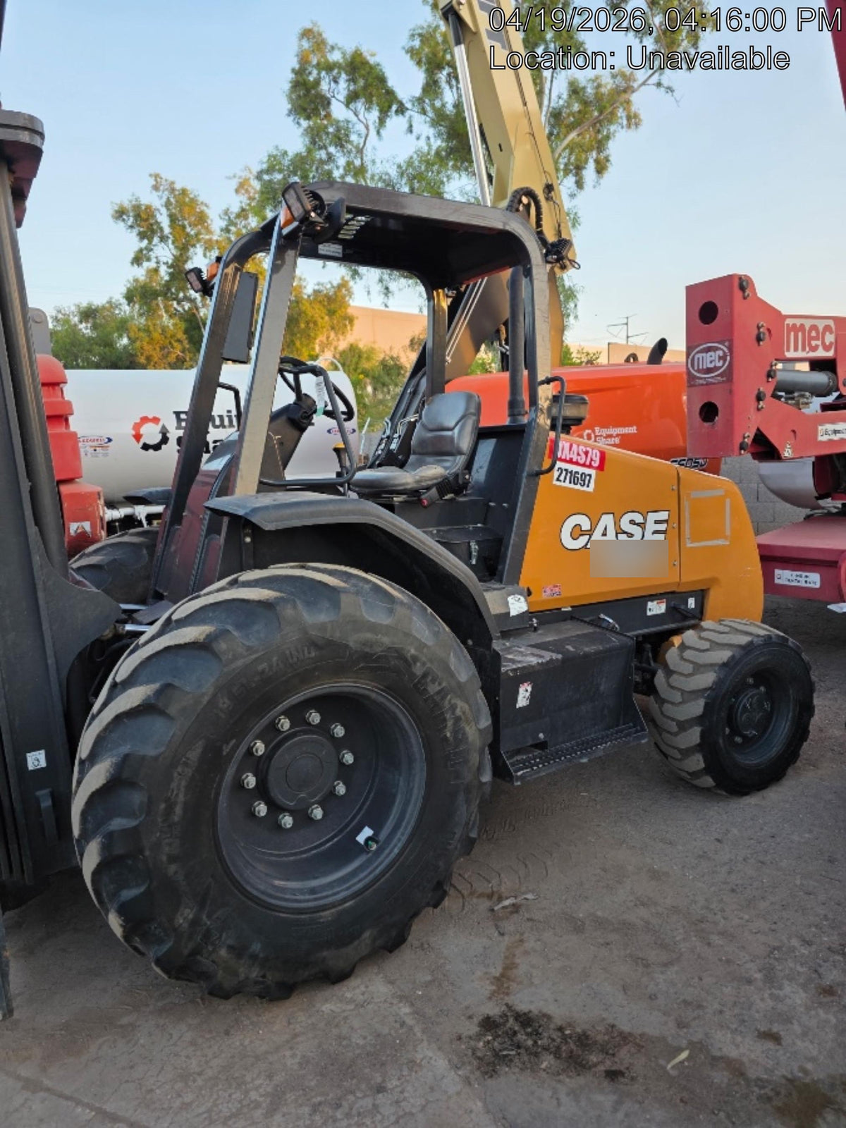 2023 CASE 588H
