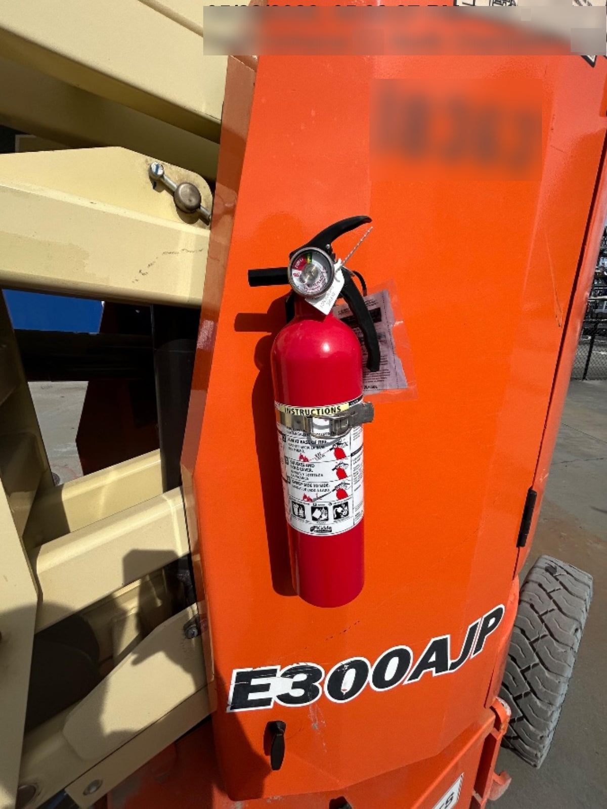 2019 JLG E300AJP