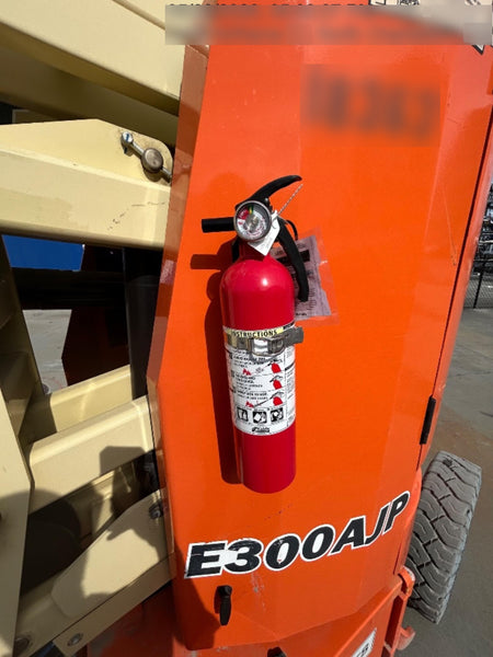 2019 JLG E300AJP