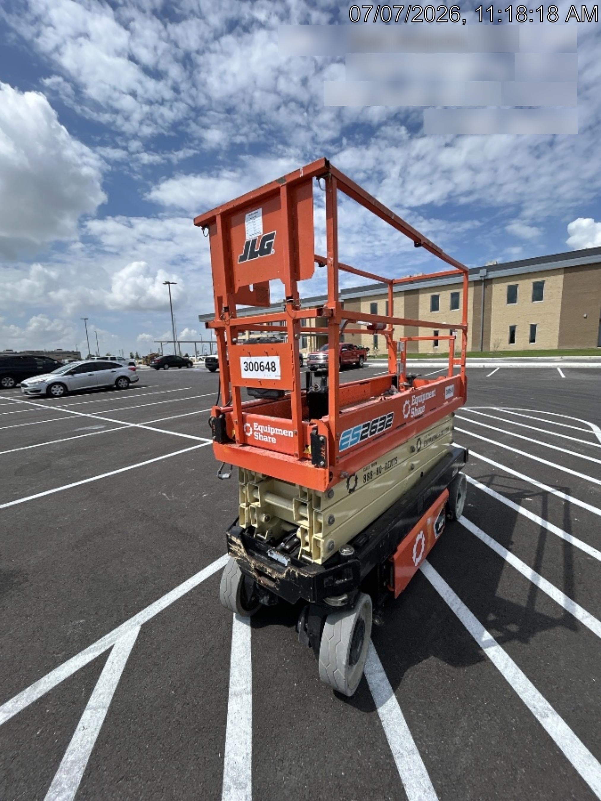 2023 JLG ES2632