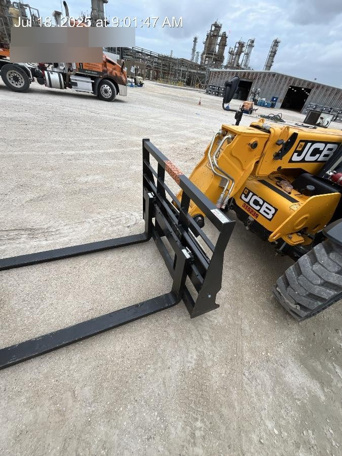 2025 ARROW MATERIAL HANDLING F5100CB - 72"