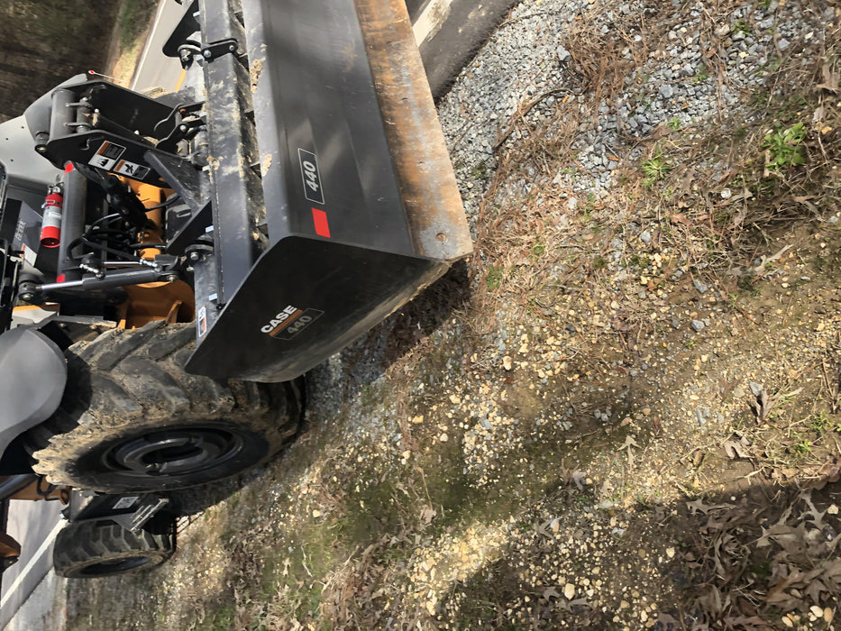 2019 Case 570N EP Canopy, 4WD, GP Front Bucket, Dual Tilt Cylinder, 84" Box Blade w/ Scarifier, Wheel Weights, Beacon