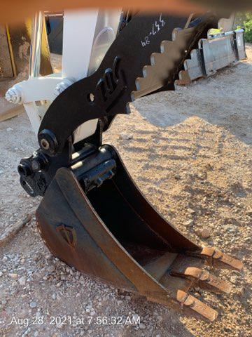 2021 TAKEUCHI TB235-2R