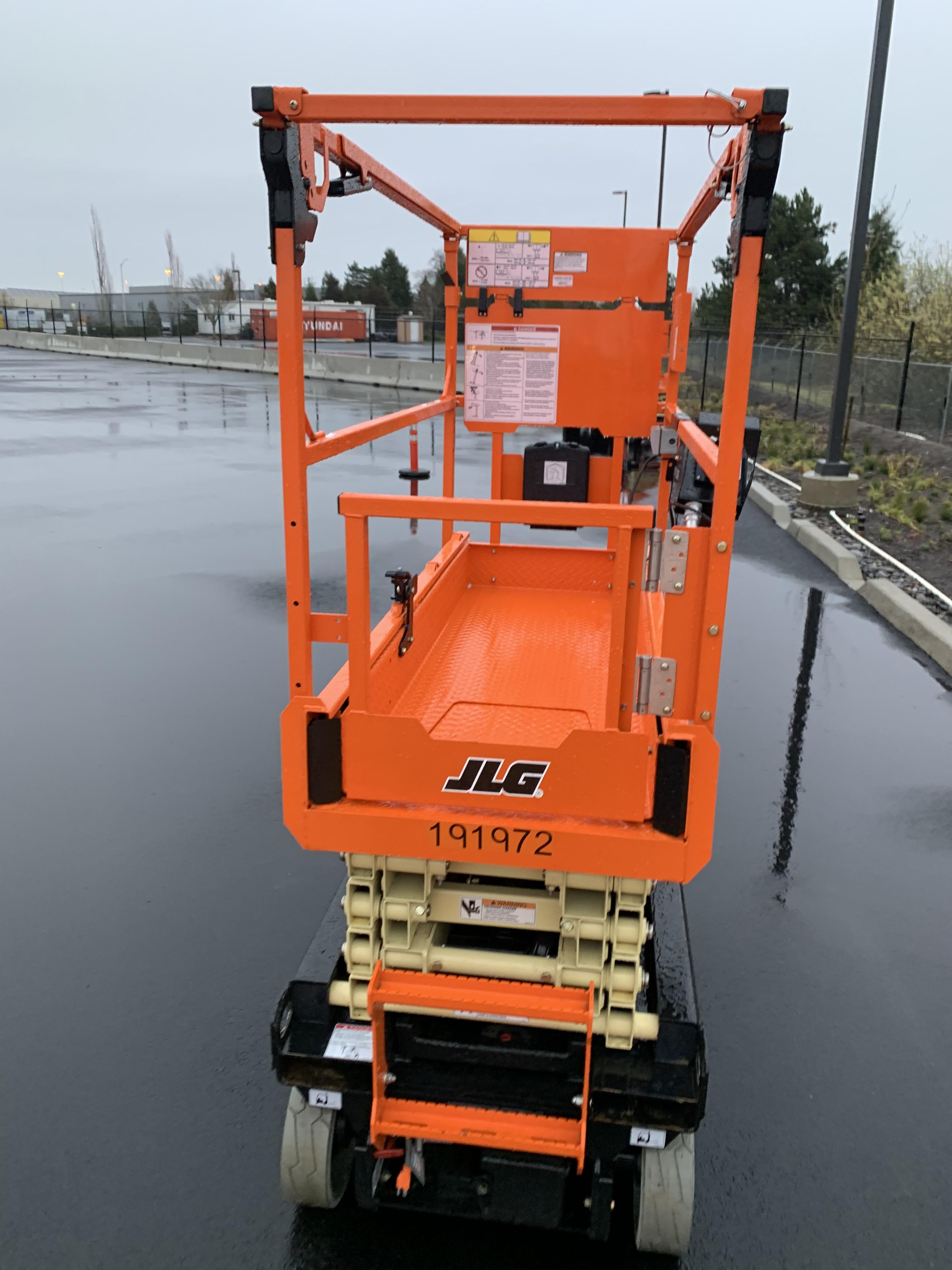 2021 JLG ES1932
