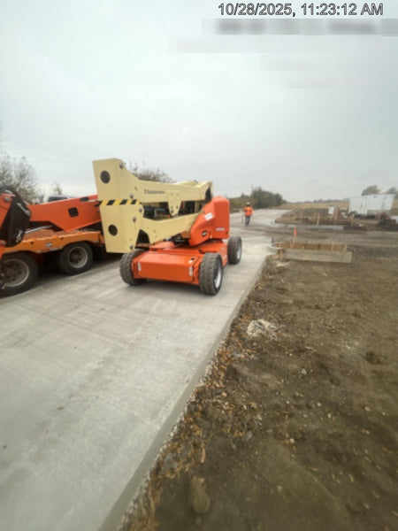 2023 JLG E450AJ