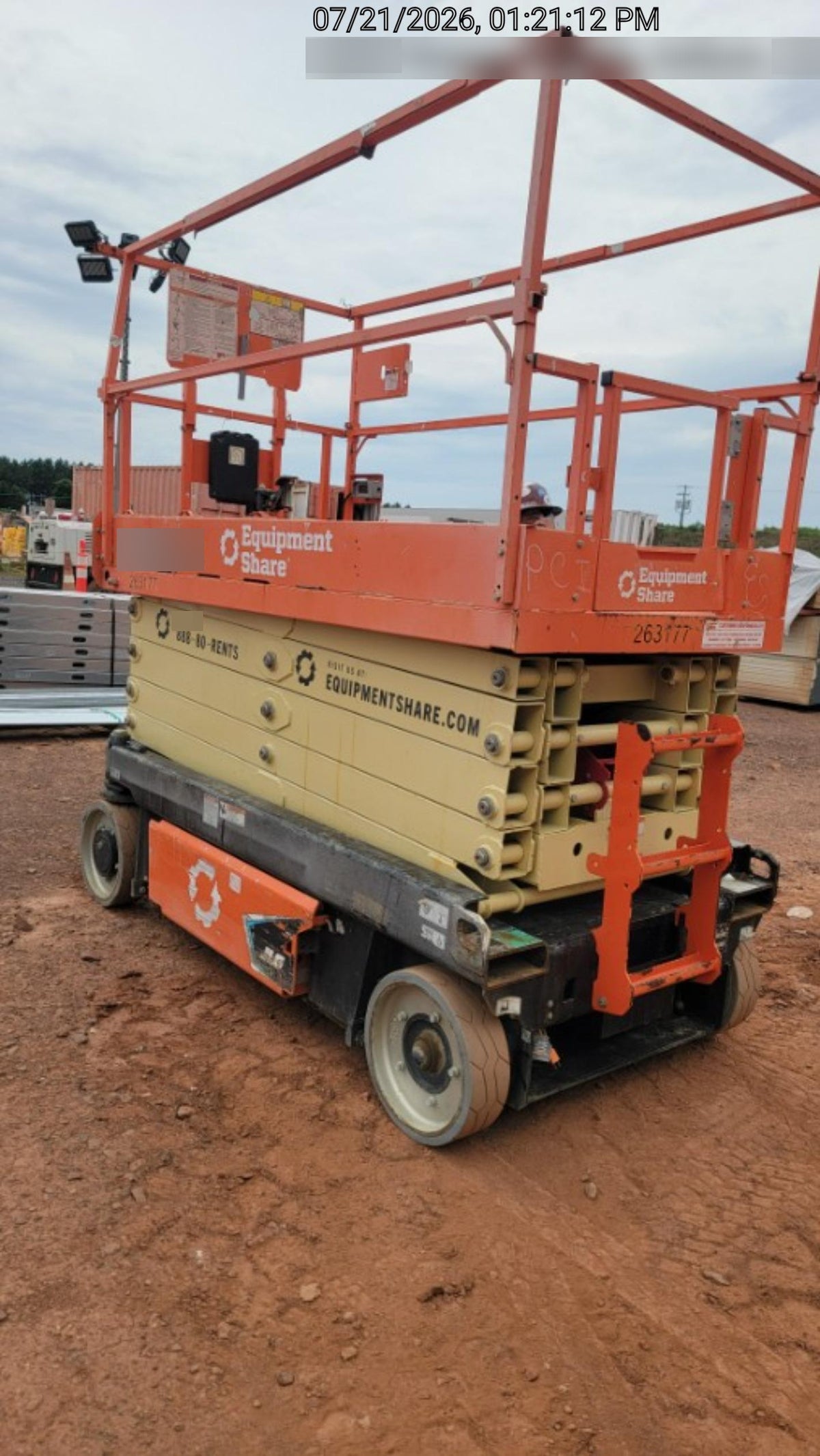 2022 JLG ES3246