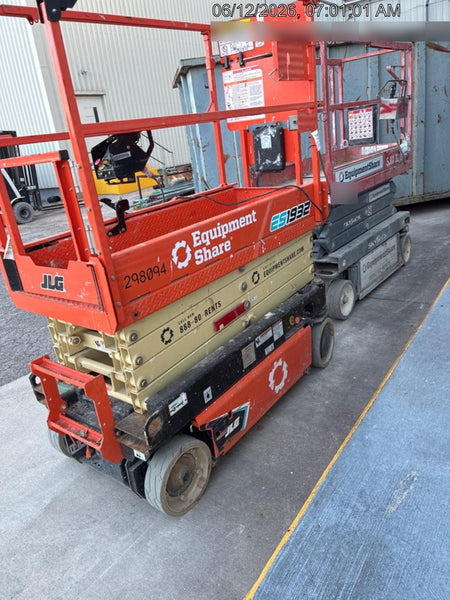 2023 JLG ES1932