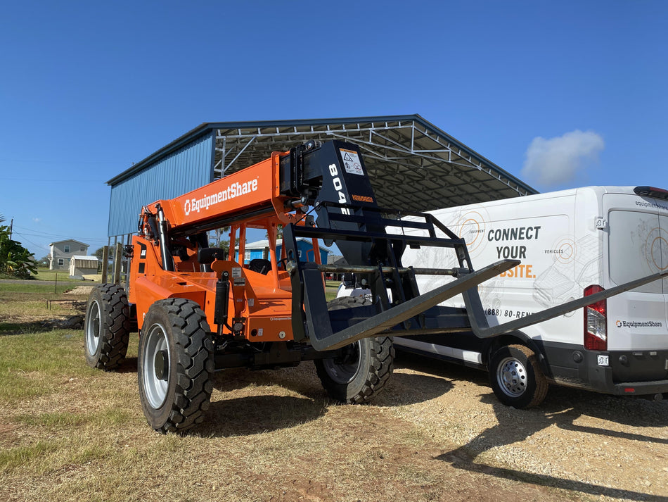 2022 SKYTRAK 8042
