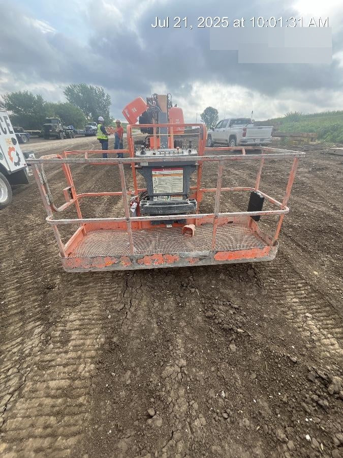 2022 JLG 660SJ Quad Track