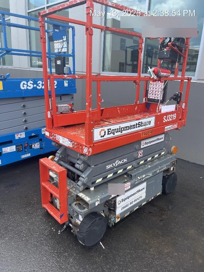 2021 SKYJACK SJ3219