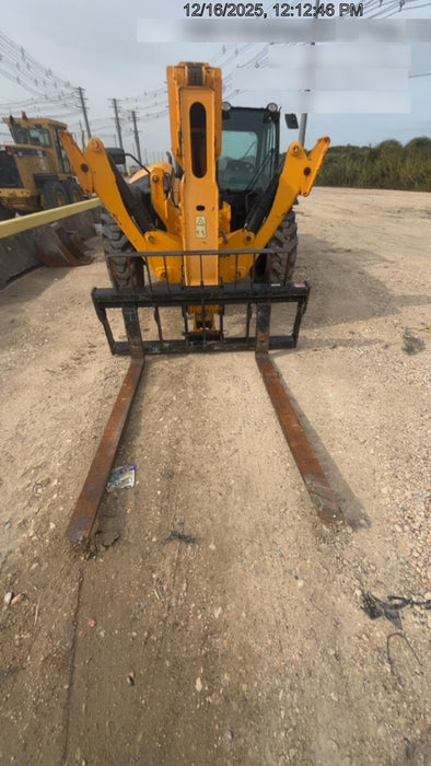 2020 JCB 510-56 Cab/Heat/Air, Solid Tires, Work Lights, Beacon, Aux Hydraulics, Back up Alarm, Lifting Eye, ES Decals