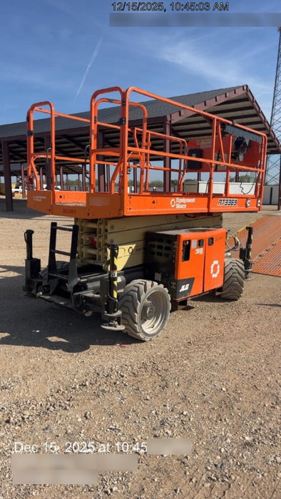 2022 JLG RT3369