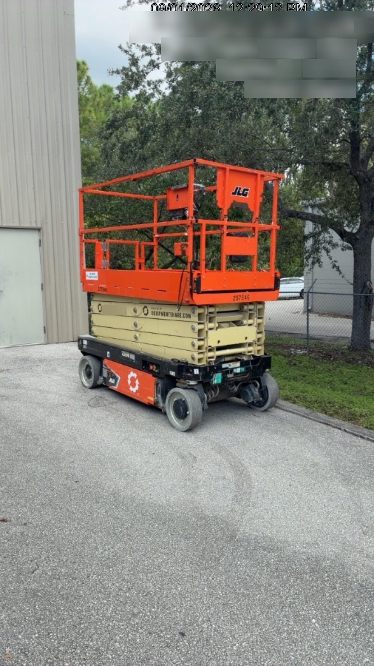 2022 JLG ES3246