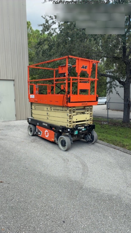 2022 JLG ES3246