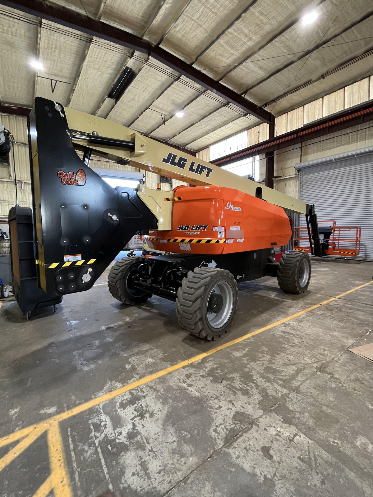 2023 JLG 800AJ