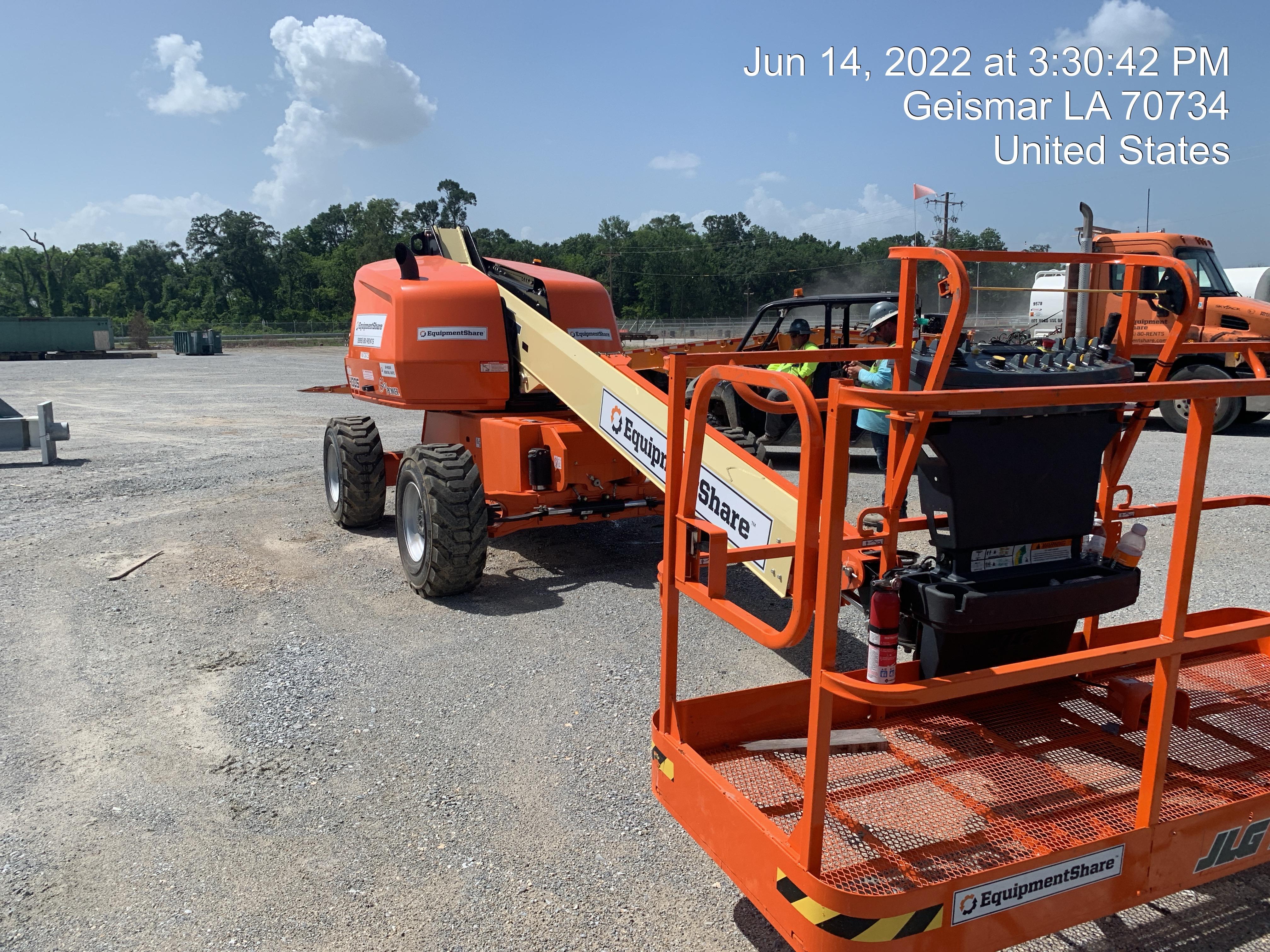 2021 JLG 400S