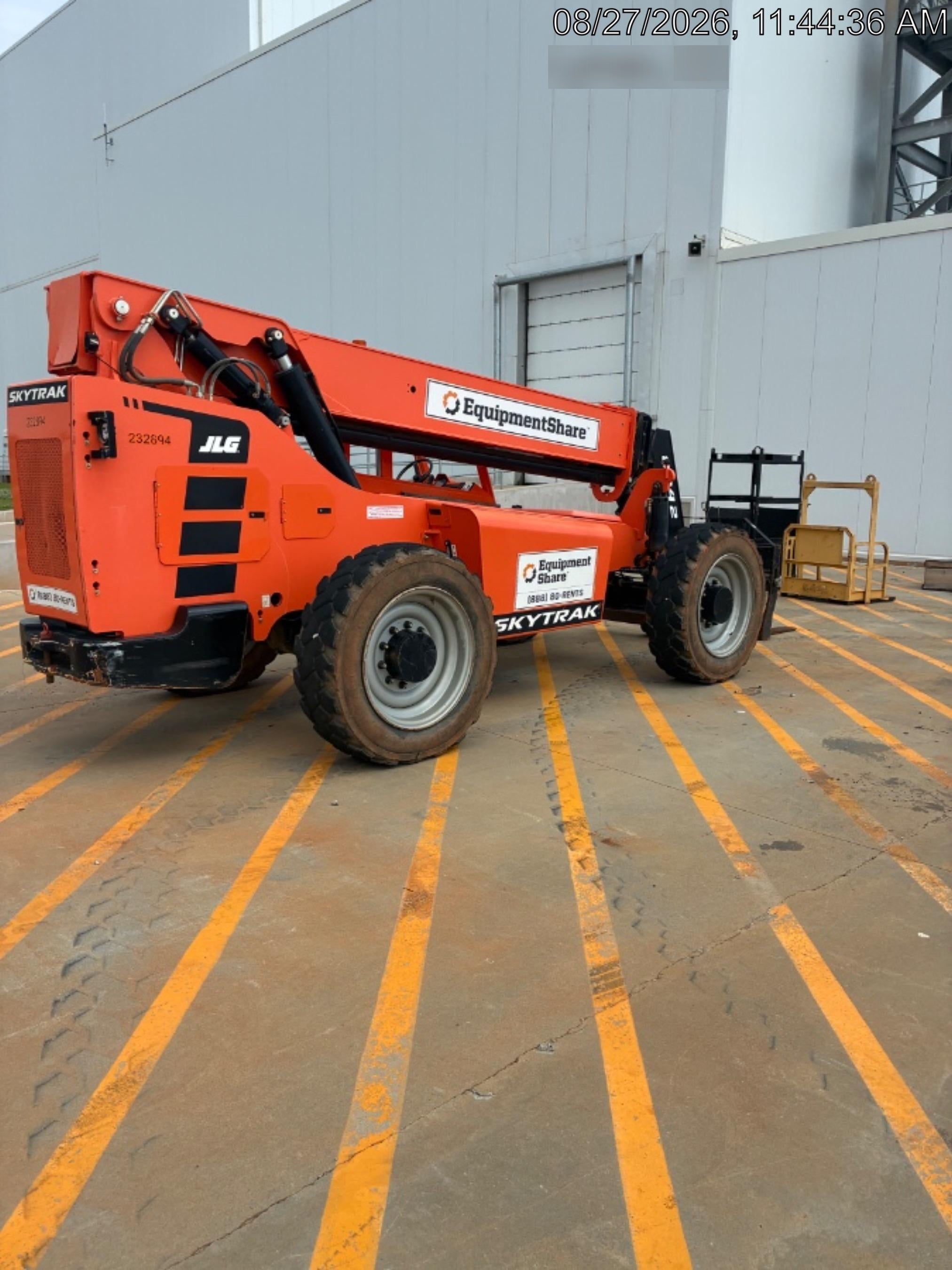 2022 SKYTRAK 8042
