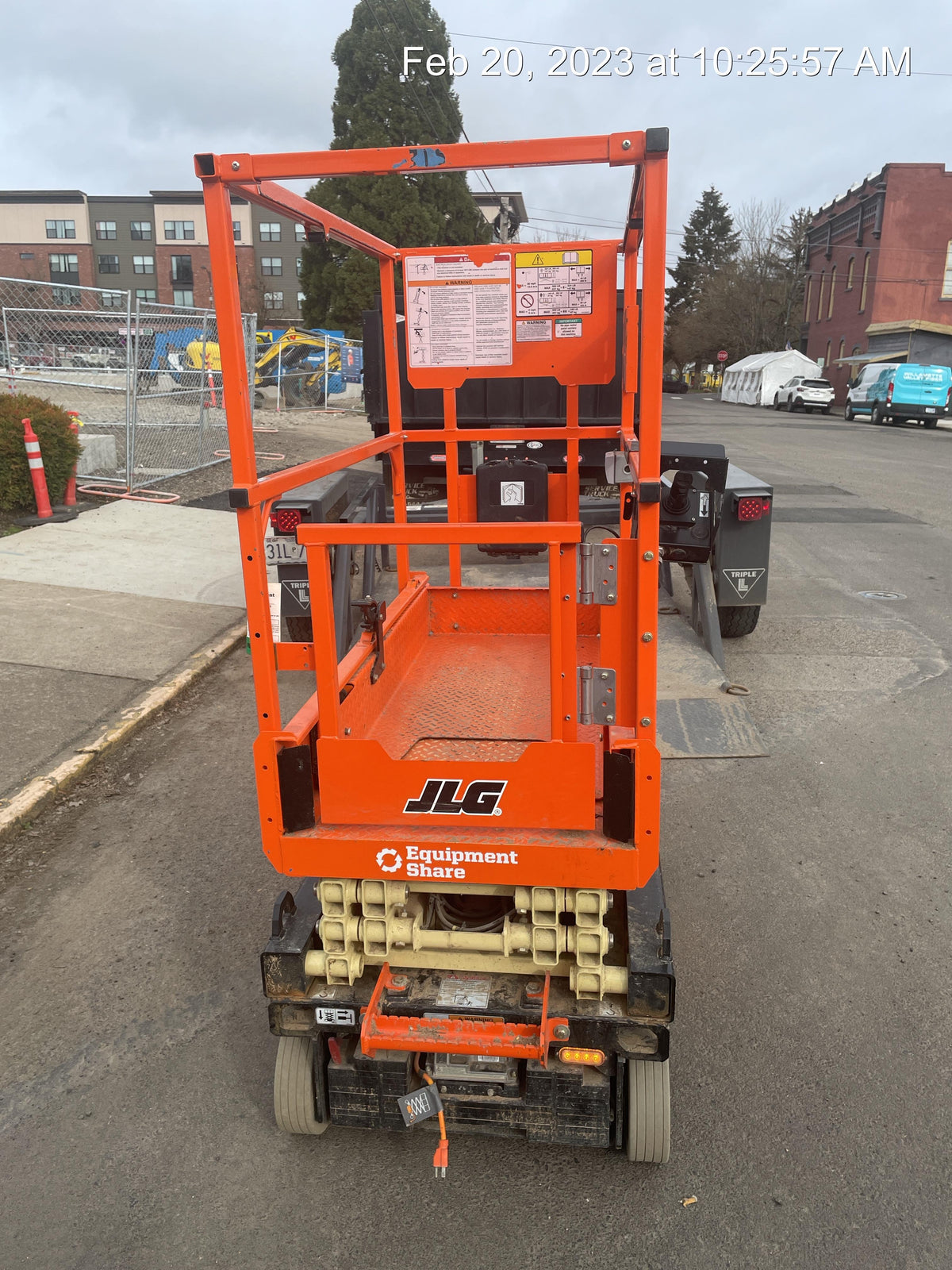 2022 JLG ES1330L