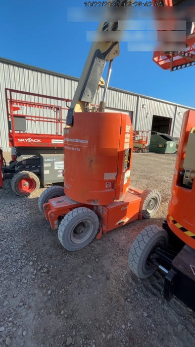 2019 JLG E300AJP
