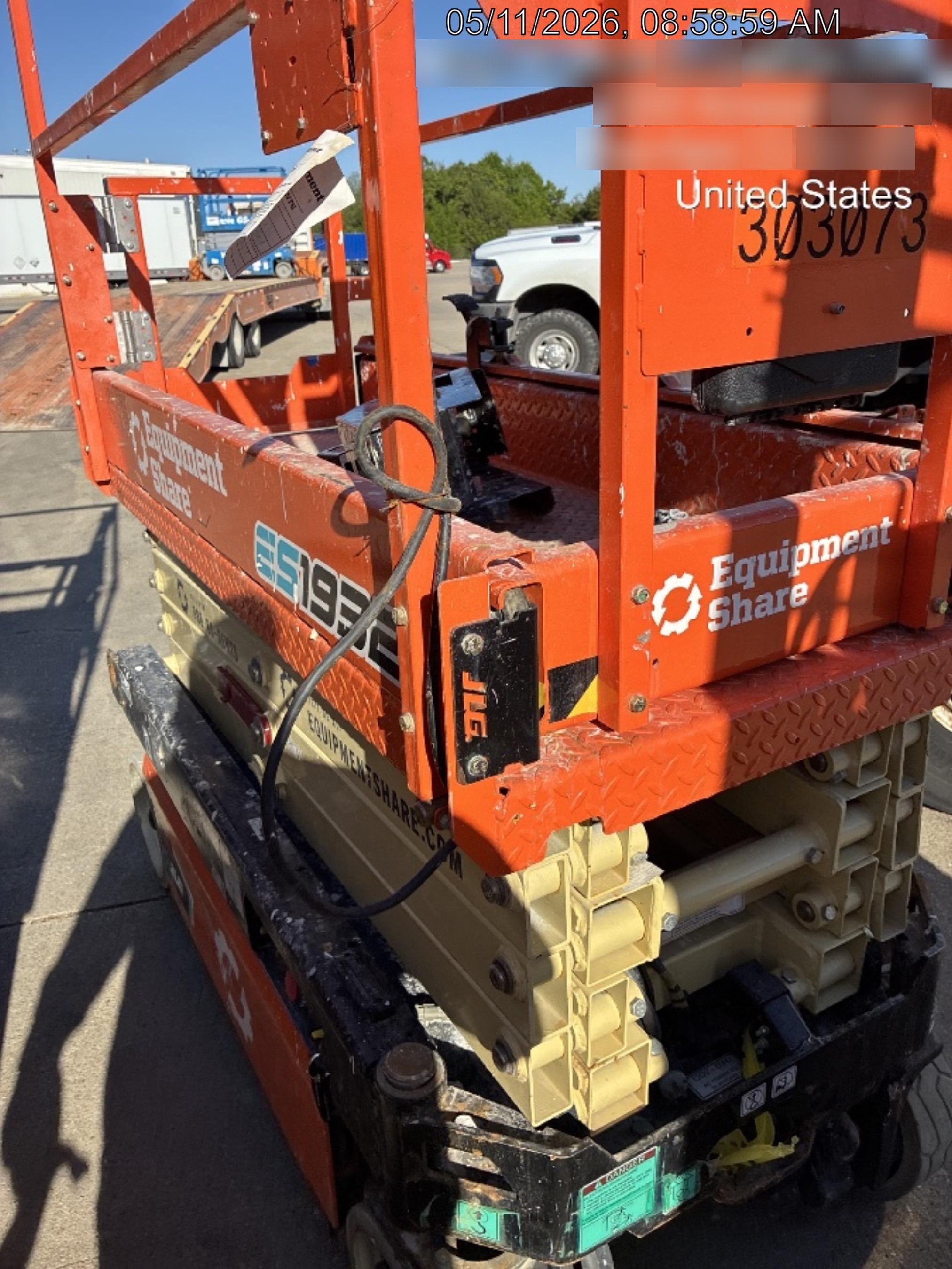 2023 JLG ES1932
