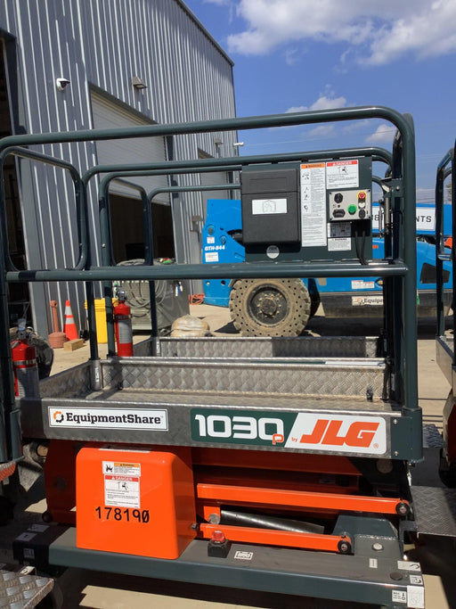 2021 JLG 1030P
