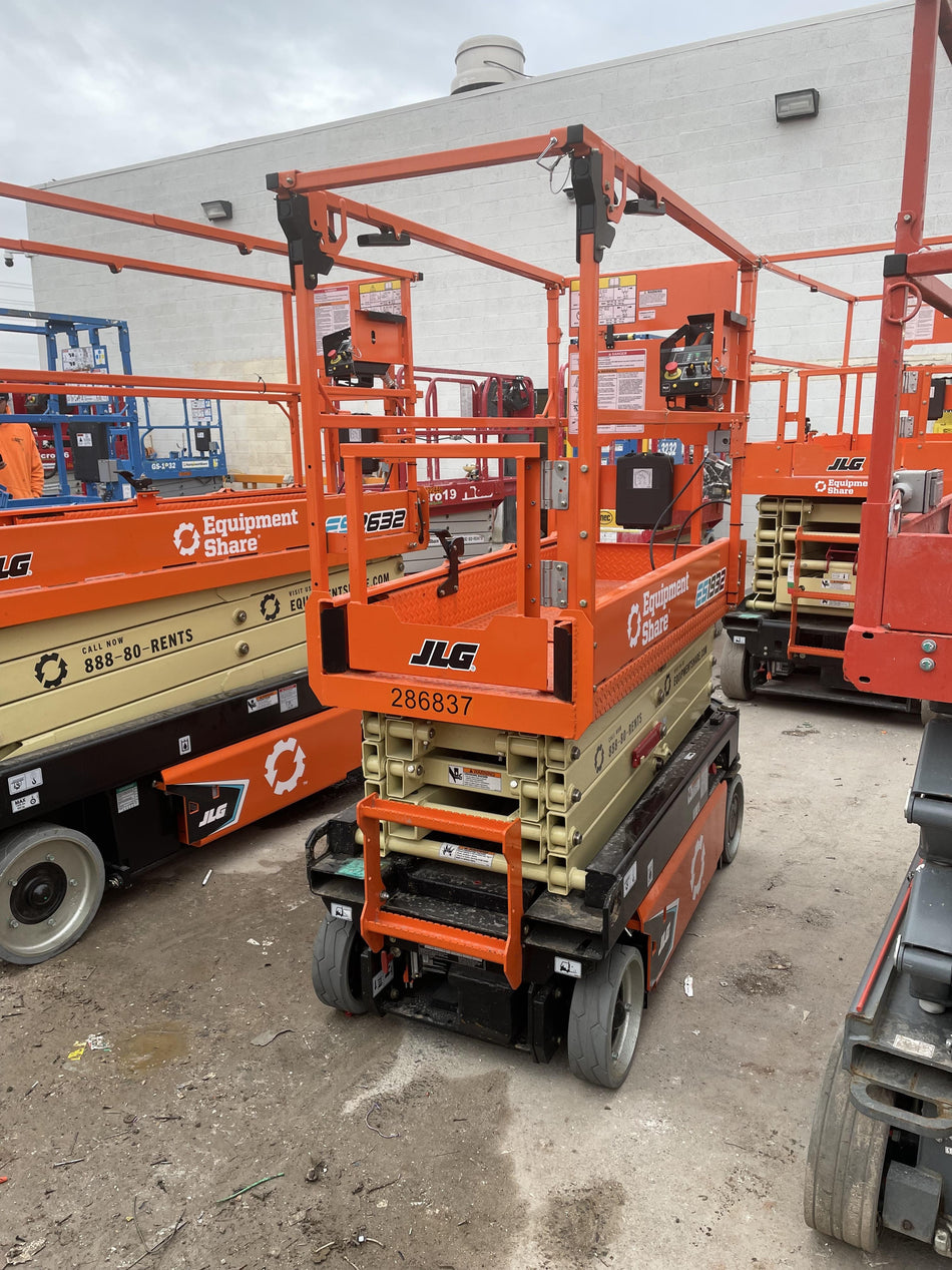 2022 JLG ES1932