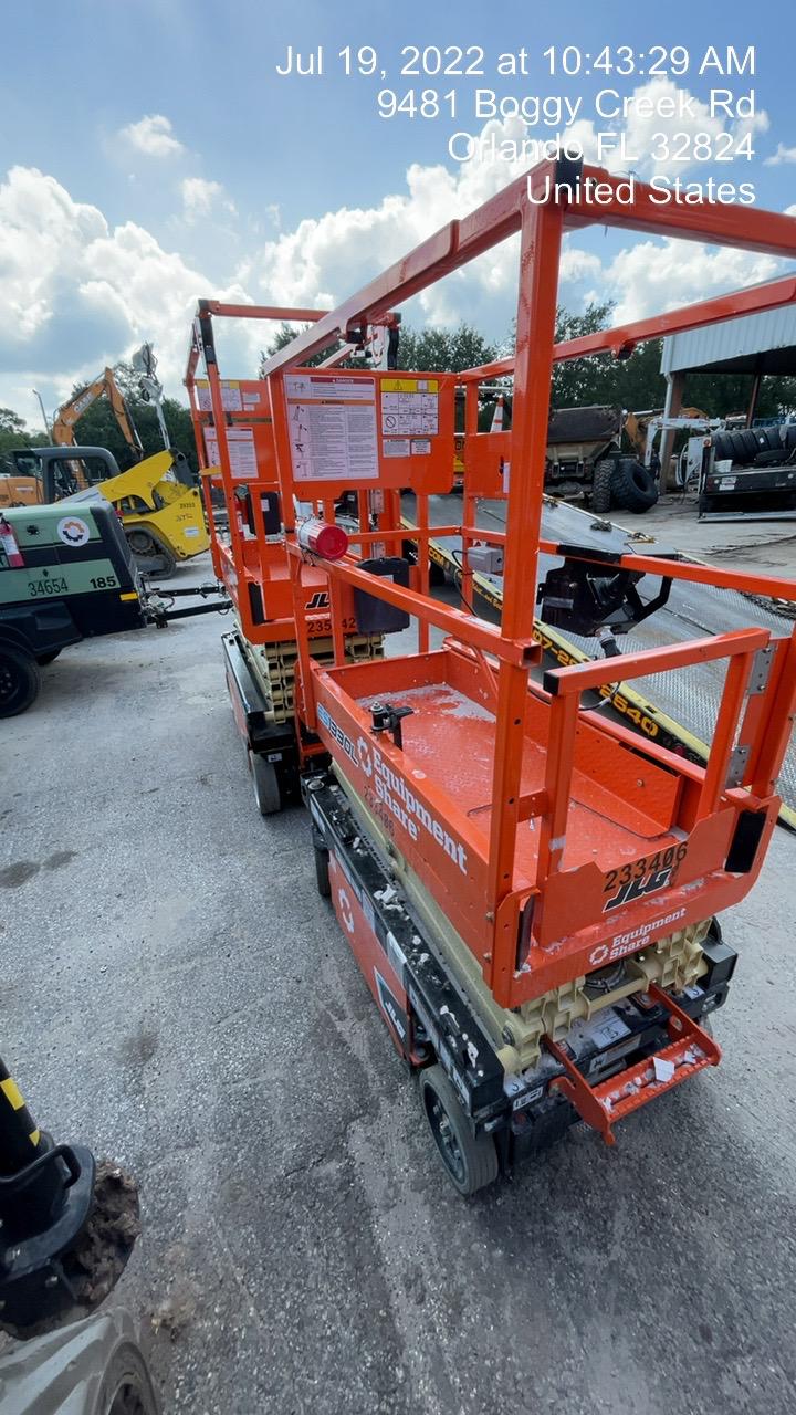 2022 JLG ES1330L