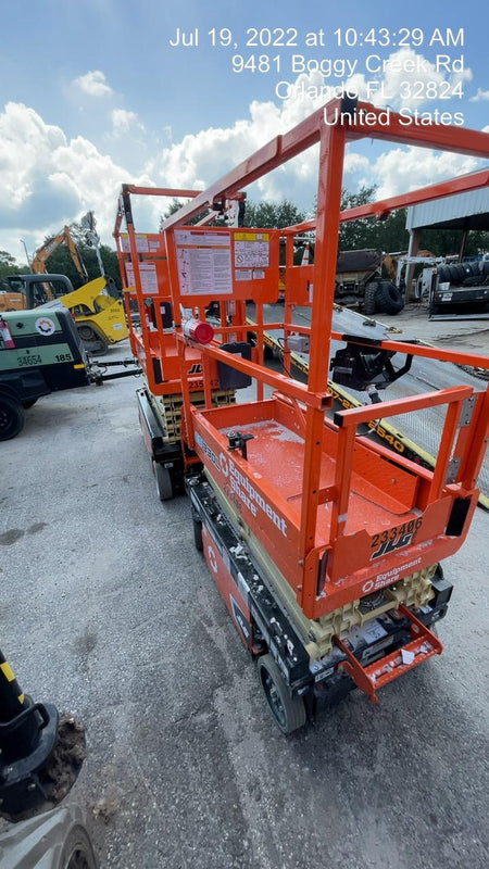 2022 JLG ES1330L