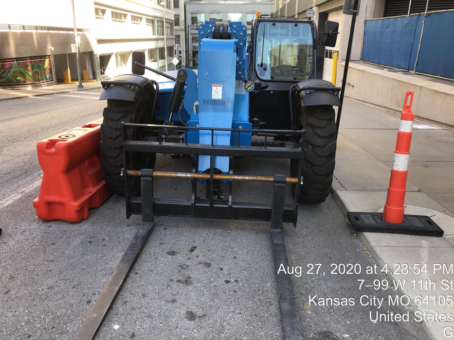 2020 Genie GTH-636 Cab/Heat/Air, Solid Tires, Work Lights, Beacon, Aux Hydraulics, Back up Alarm