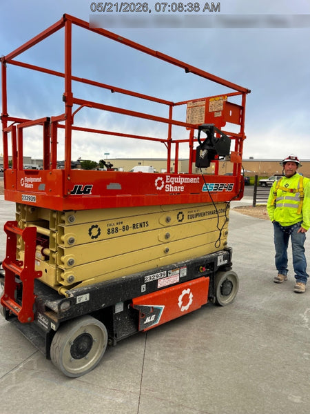 2022 JLG ES3246