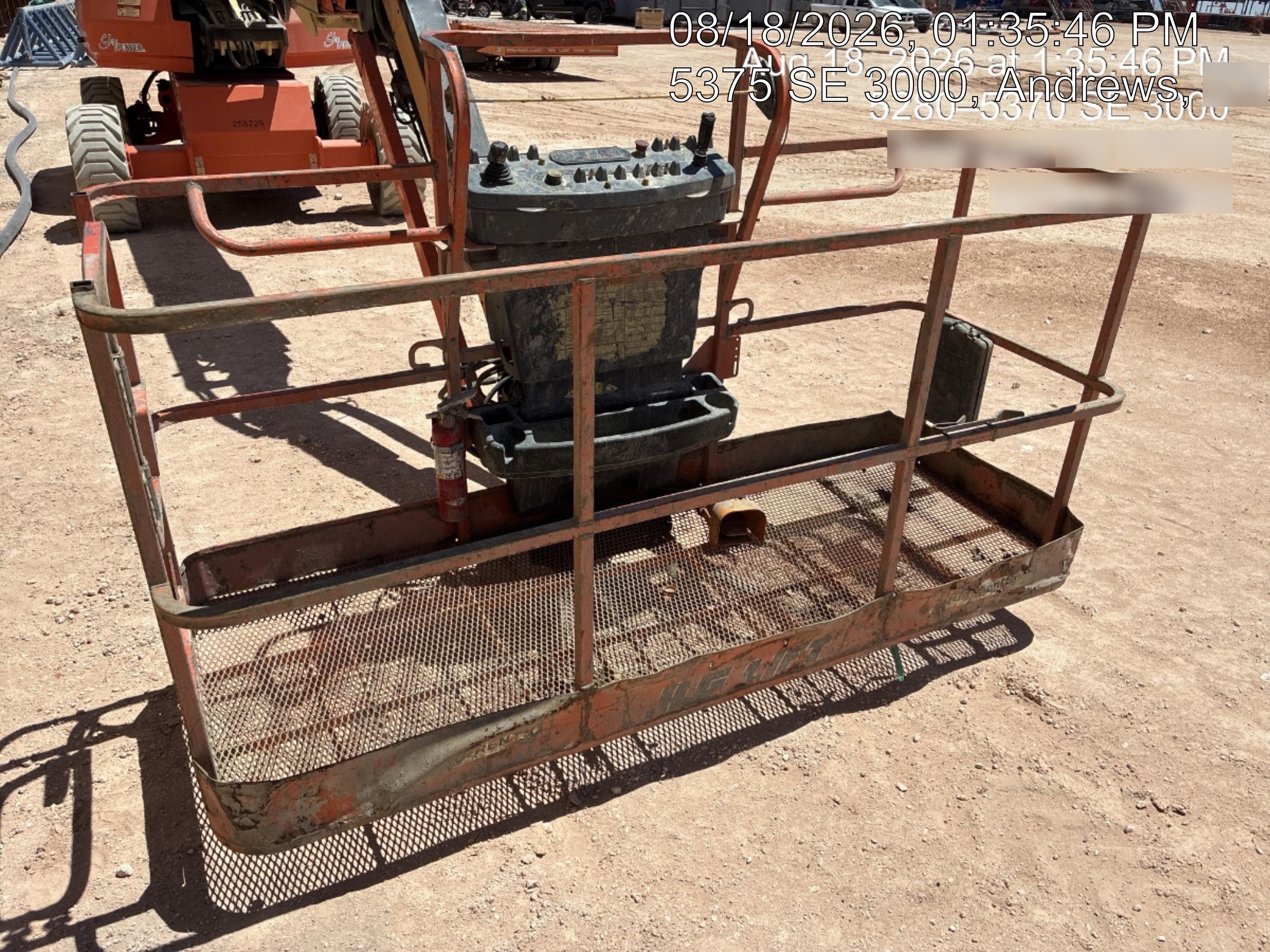 2022 JLG 660SJ
