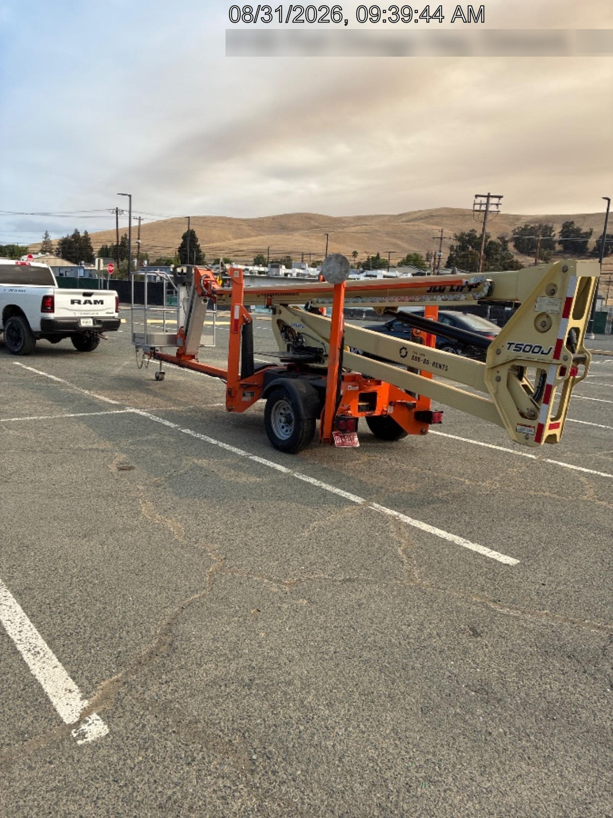 2023 JLG T500J