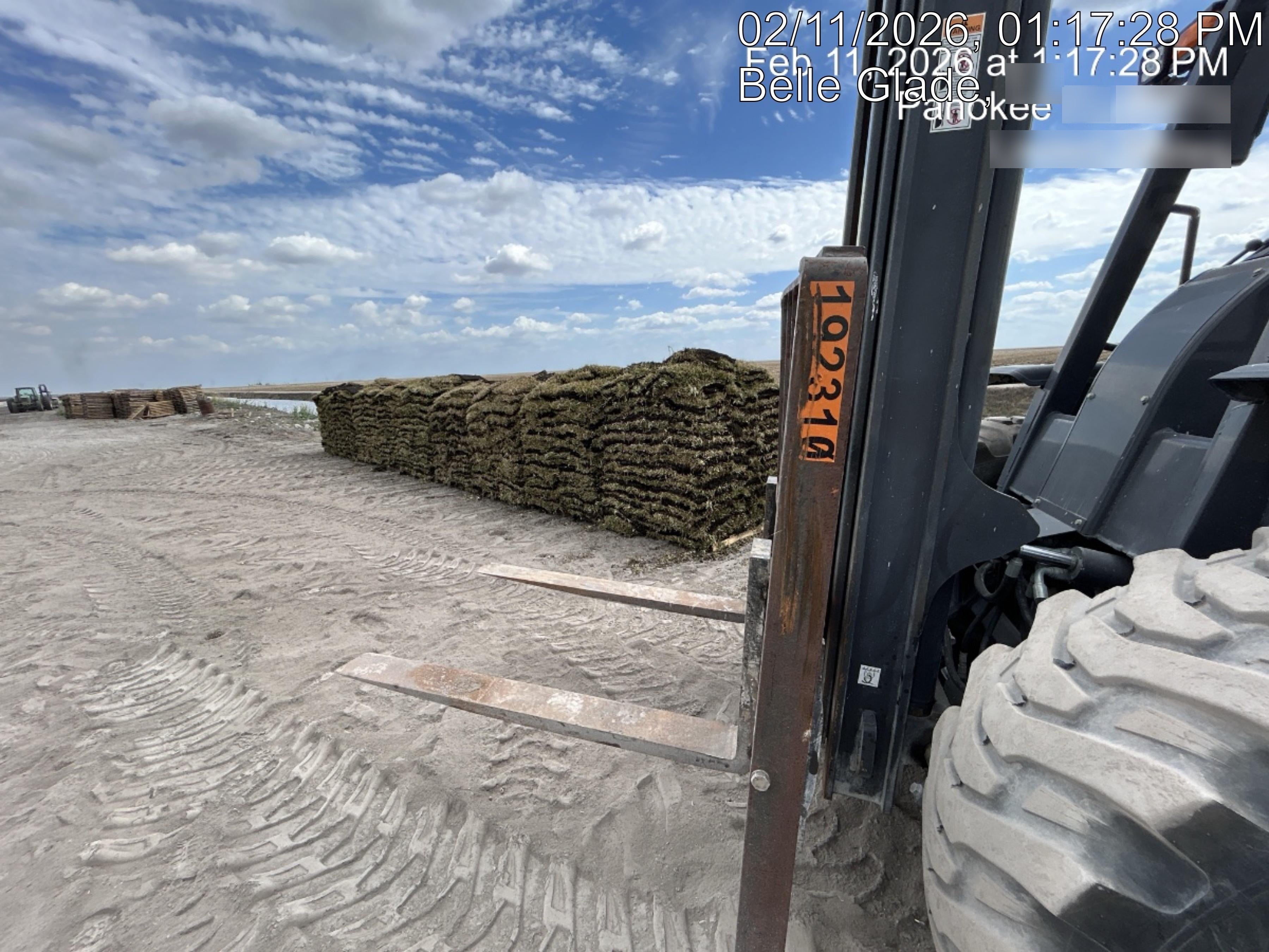 2023 CASE 588H