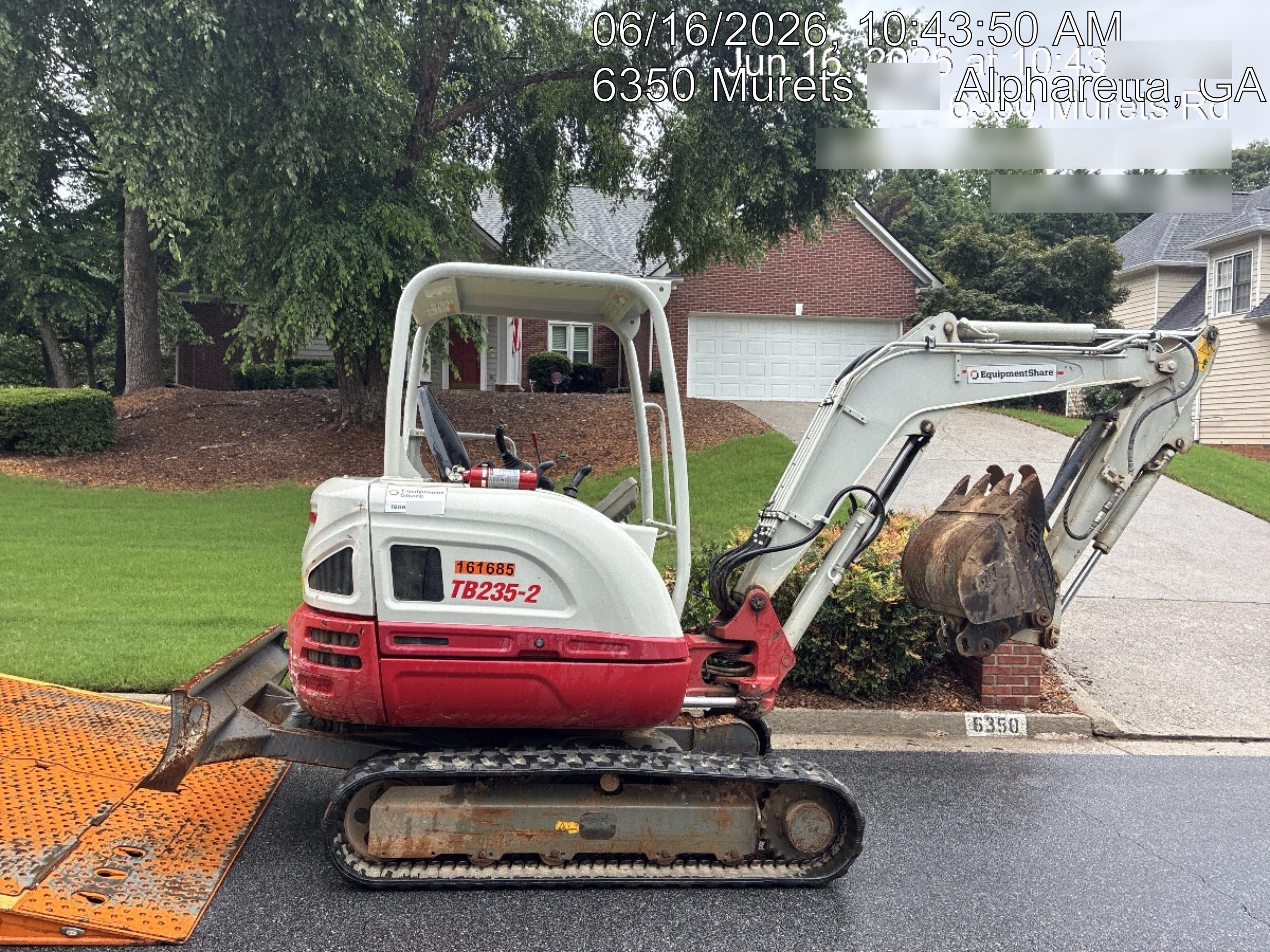 2021 TAKEUCHI TB235-2R