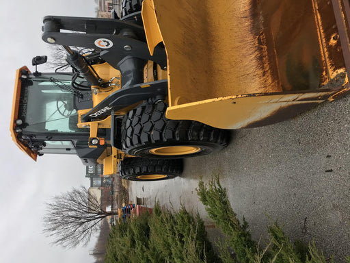 2019 John Deere 524L Cab/Heat/AIR, 3rd Function Hydraulics, Hydraulic JRB QC 2.75 Yd. Bucket, 60" Carriage/72" Forks