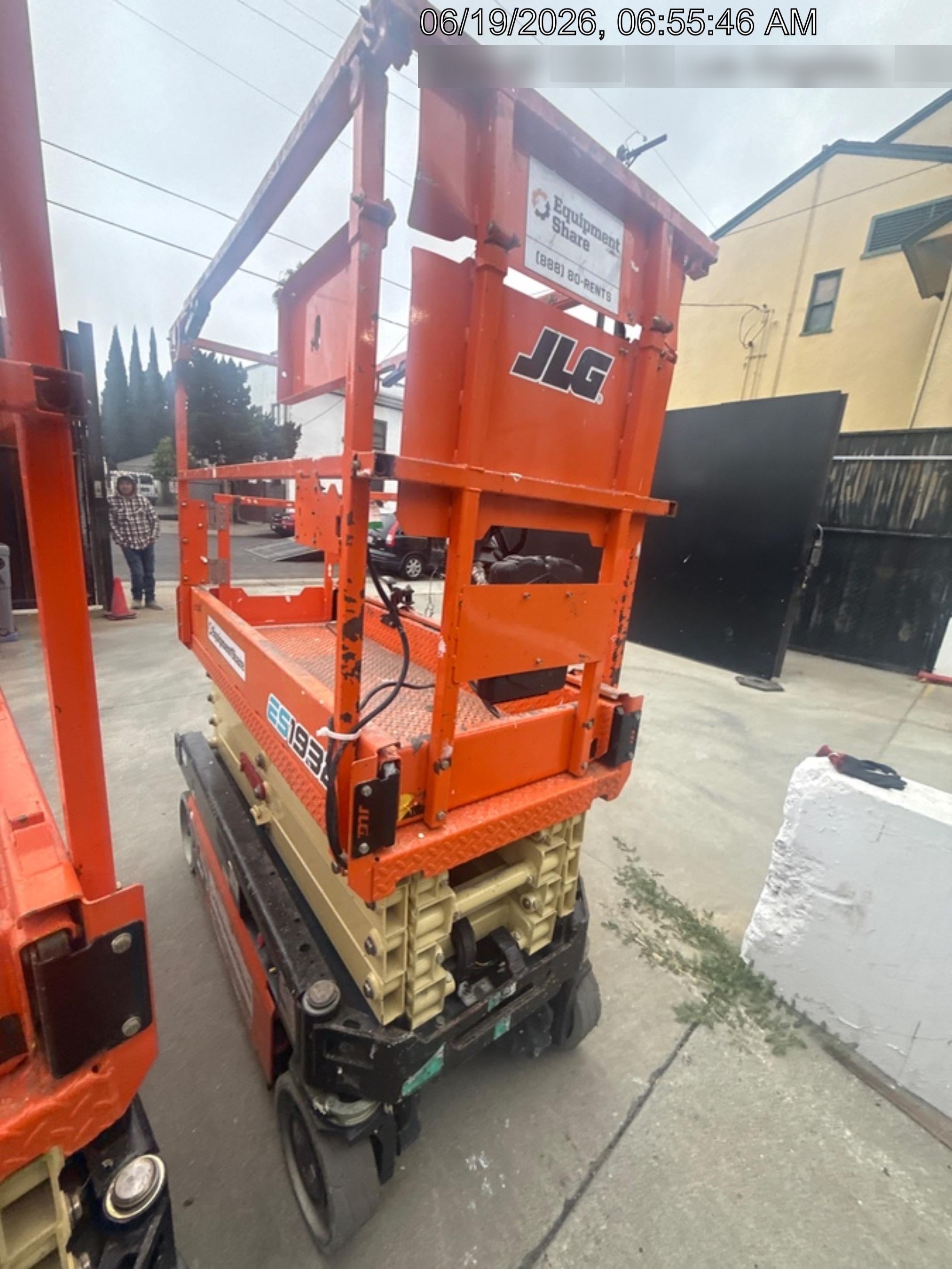 2022 JLG ES1932